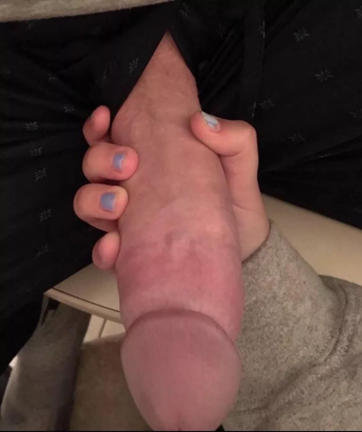 Give her a hand , cuck