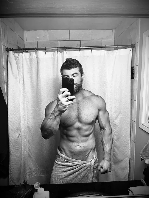 Gone for a minute now Im back again...