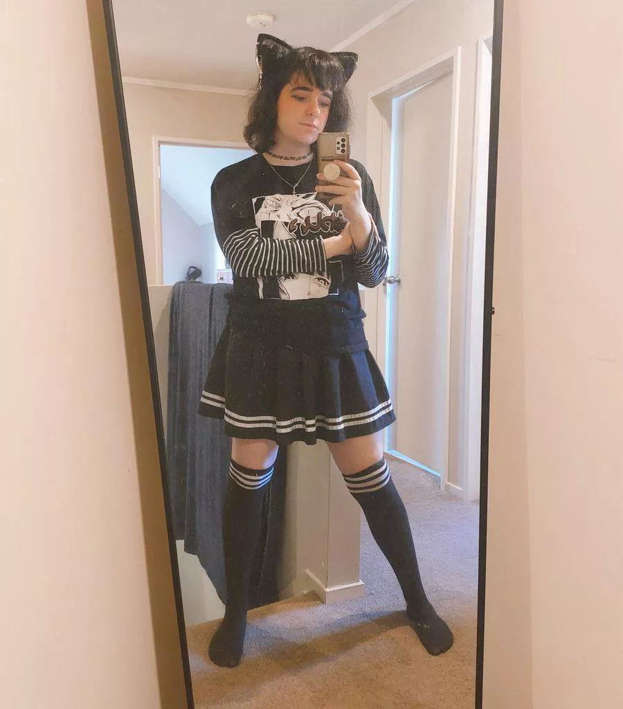 I got bangs! Loving how they turned out 🥰