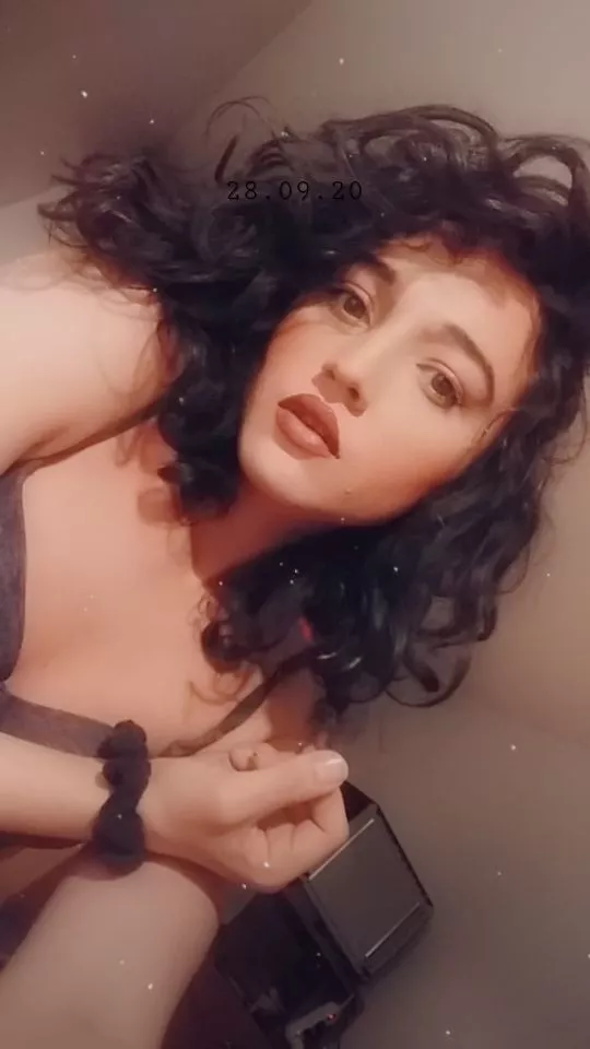 I'm a boy still but pretty fem ☺️ what do you think🤗