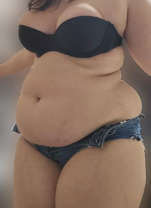 it looks like I've exploded out of my skinny girl clothes after being tied to a chair and funnel fed