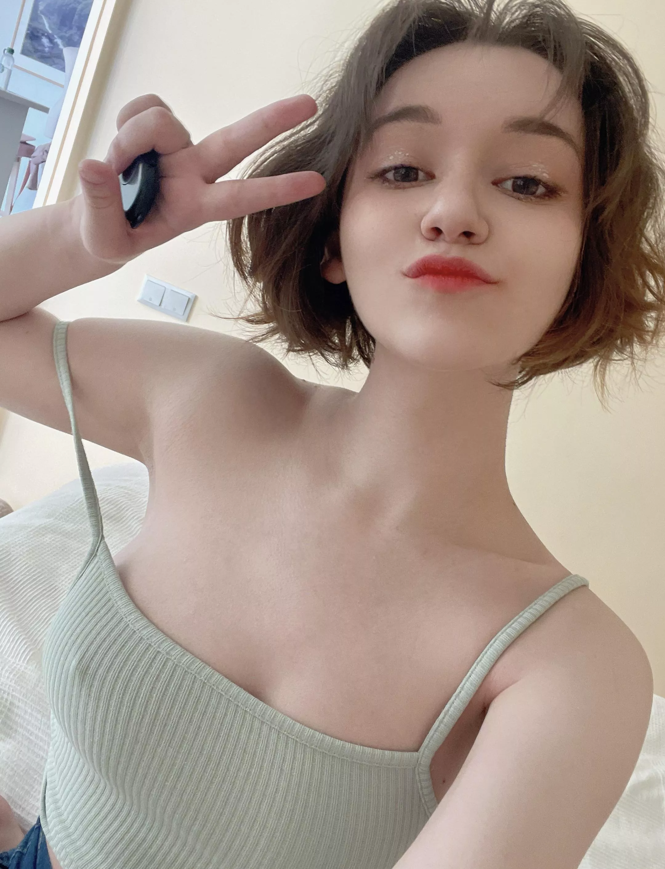 It’s too hot to wear bra