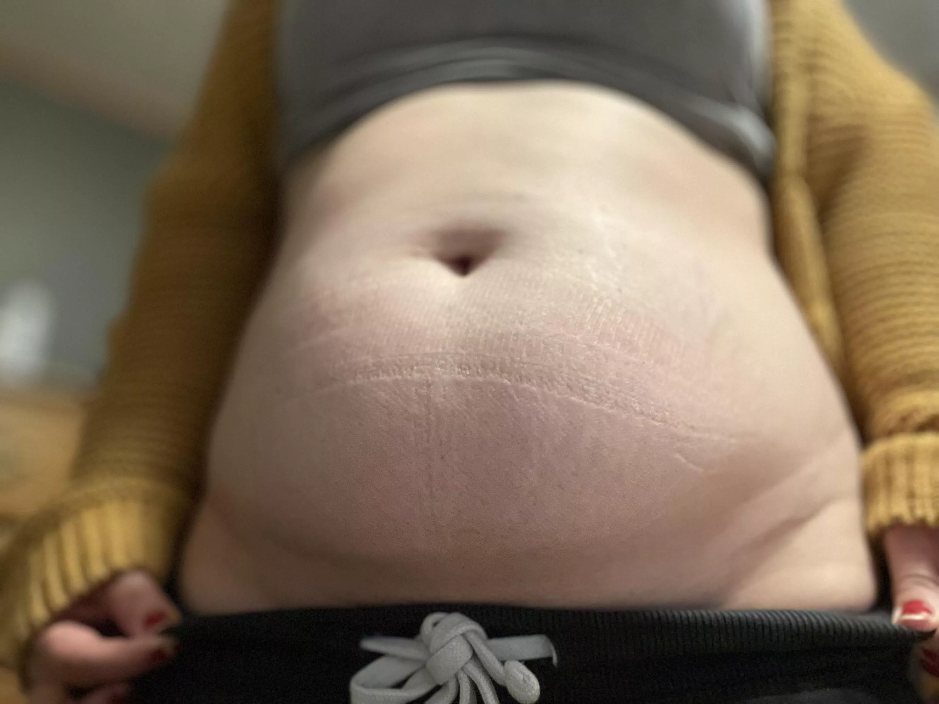 Need tummy rubs 🥺