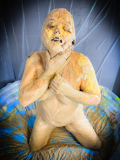 Newest Messy fun - Mistress sits on a cake 🎂💦 We don't waste leftover cake 💦🎂