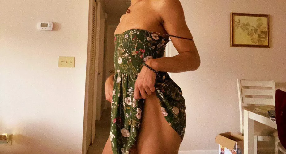 pull up my dress🥵