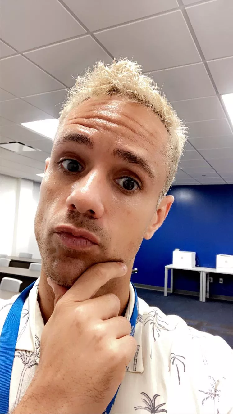 Quick selfie between classes. Do I give summer school vibes?