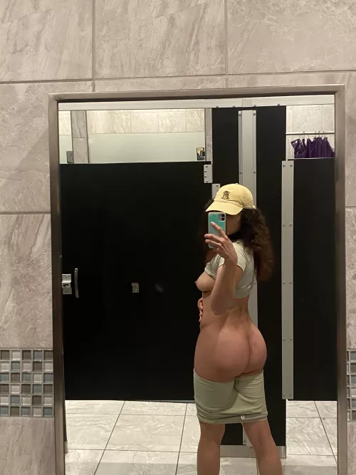 sending you nudes after we workout