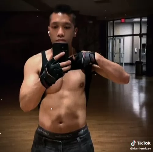 Showing off my tiddies at the gym