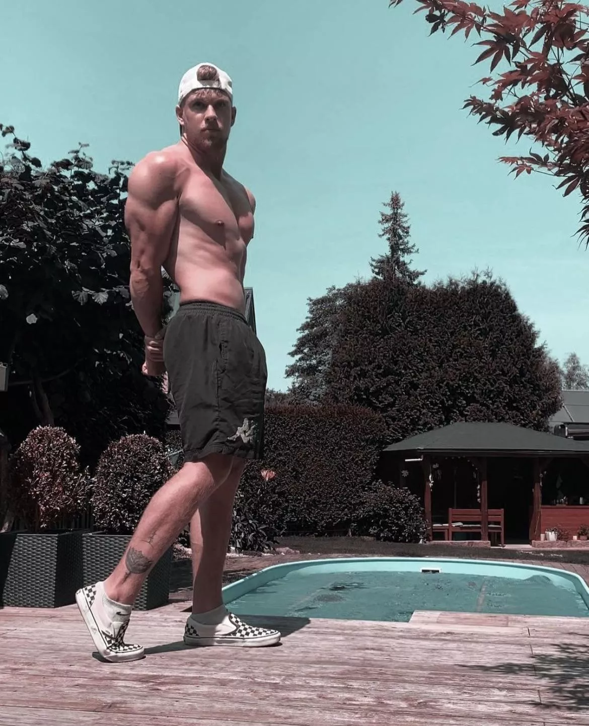 So hot here.. need to get to the pool