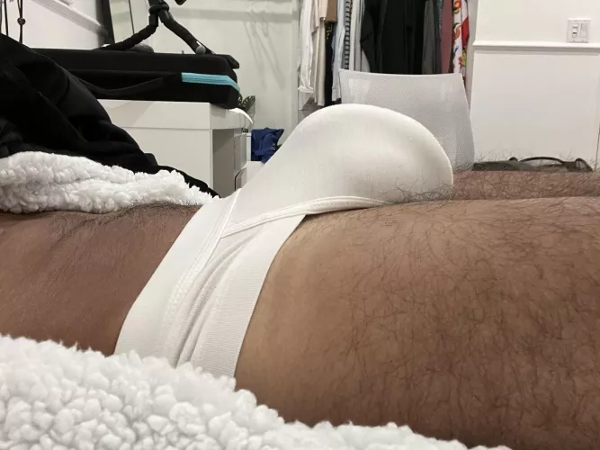 Summer means lounging around in undies (: hopefully no one looks at me from the side tho 😅