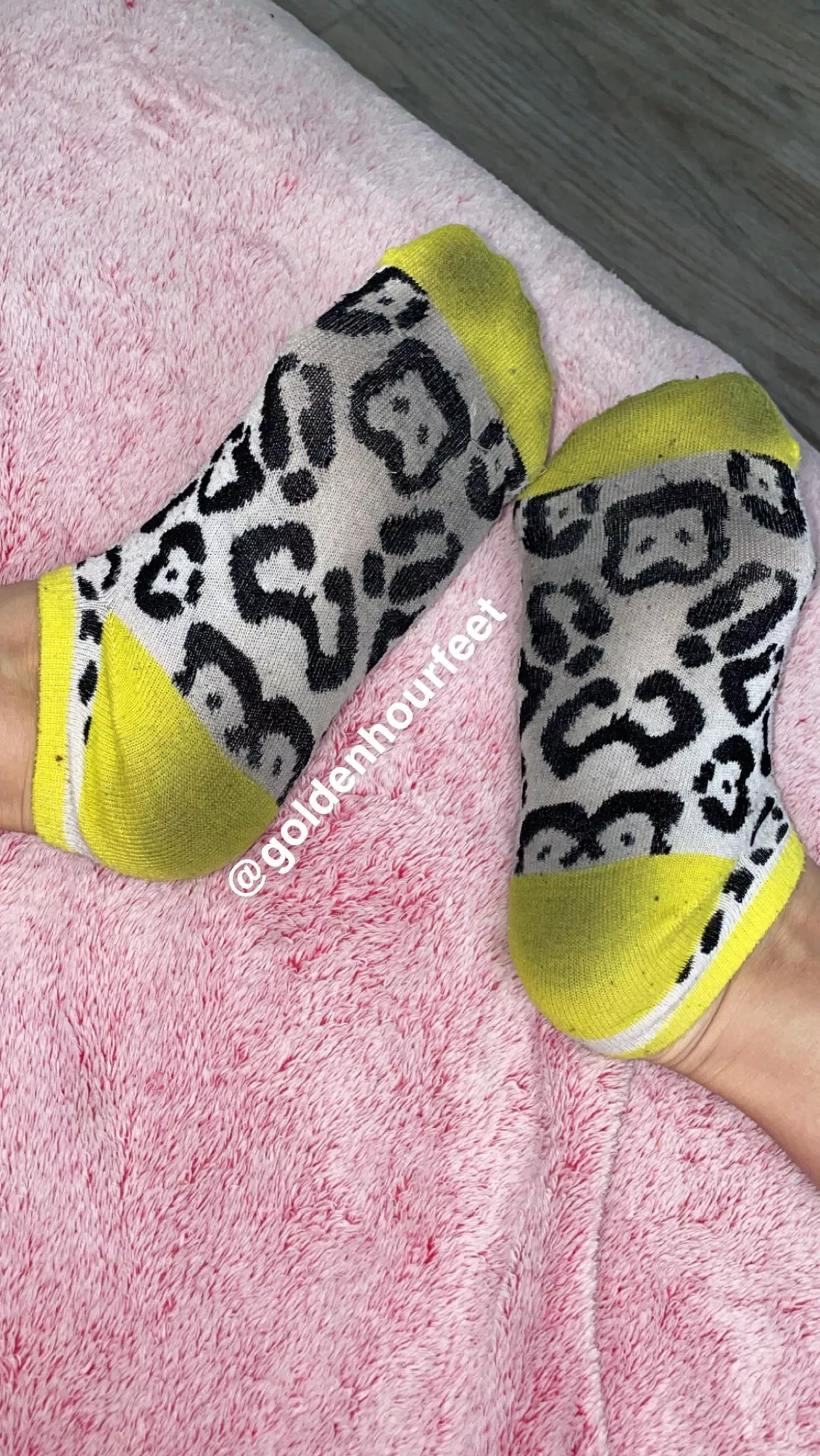 These smell just as good as they look, if not better😈 [selling]