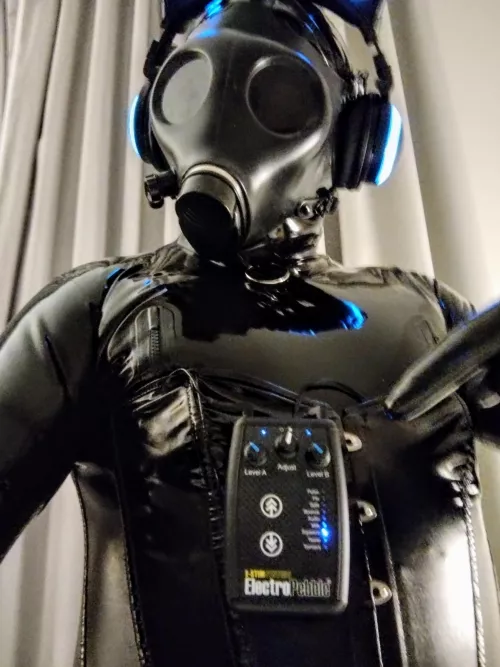 Which knob do you want me to turn up?