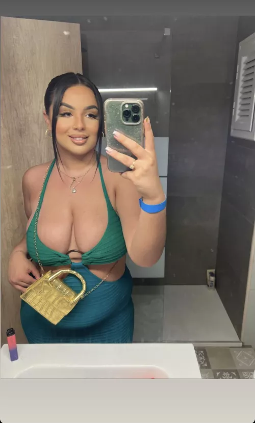 Yaz has Massive Chav Milkers