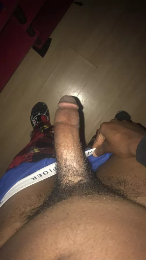 18 need a big ass bro hmu for snap