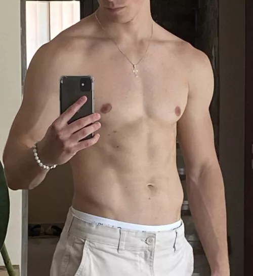 25 looking for a hairy bro. Snap me @watergoh