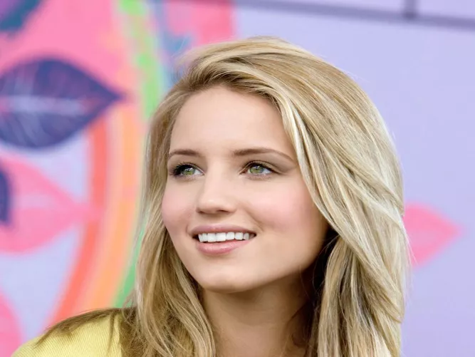 An album of very fine looking women, enjoy