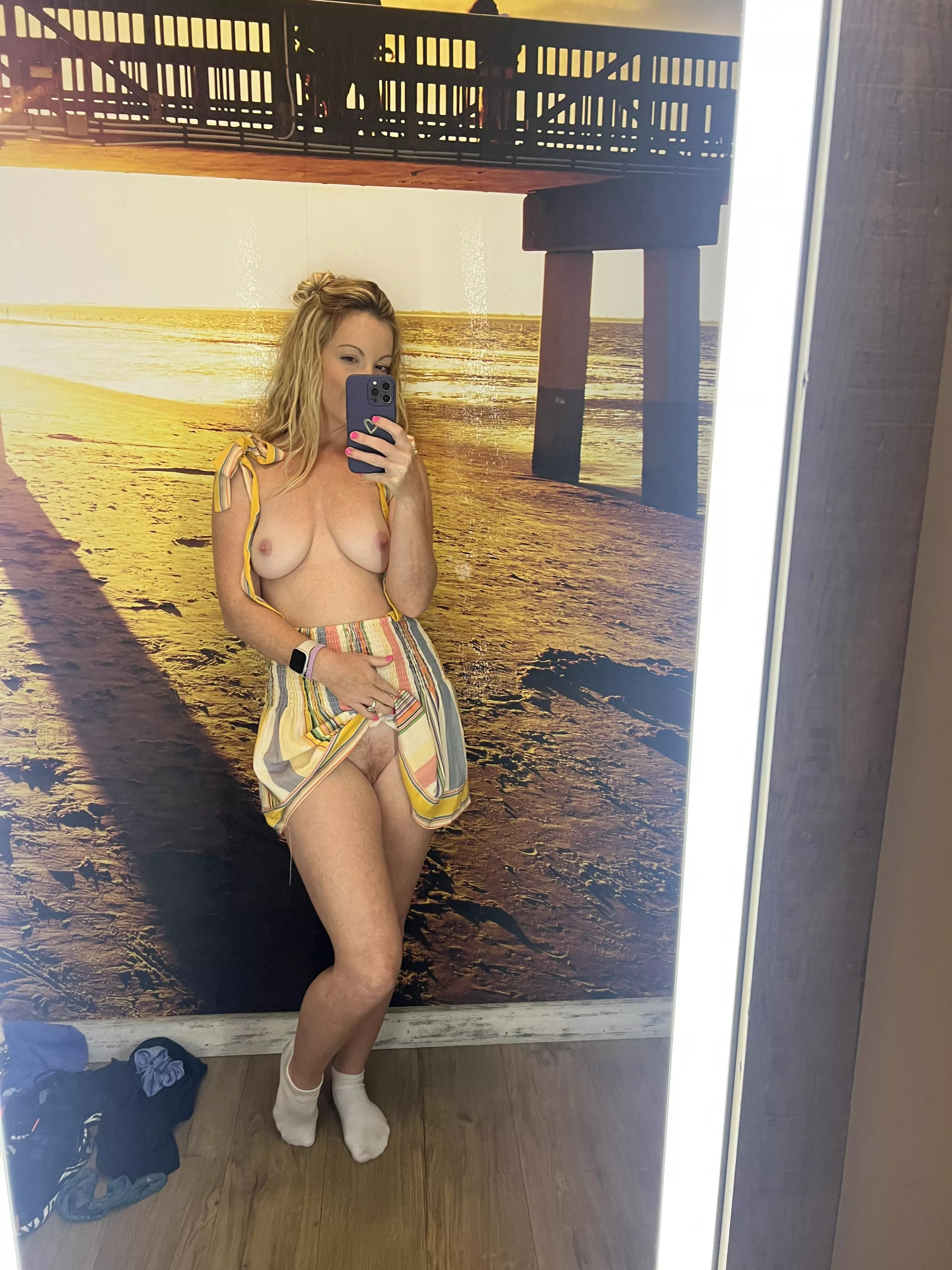 Dare you to go down on me in the changing room ;)