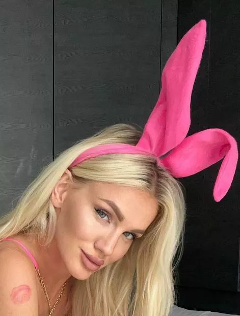 Does the outfit make me a smash?