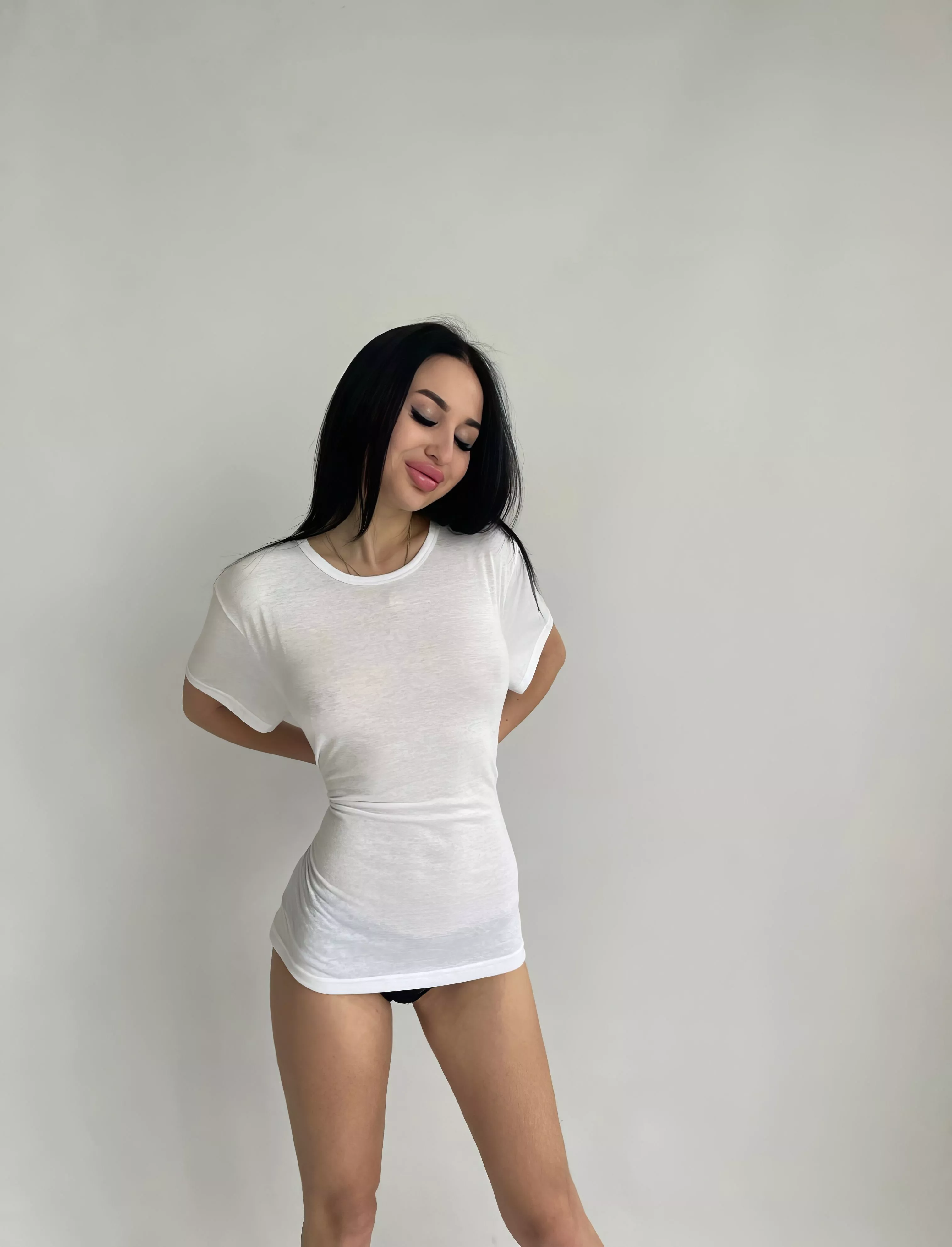 (F) I can be your personal beauty model