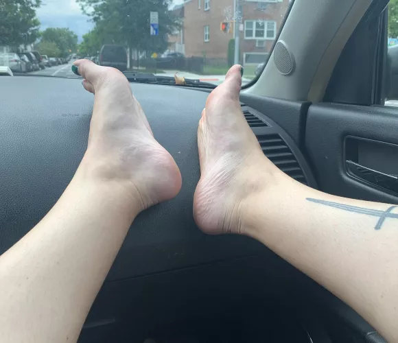 Gettin comfy for the drive