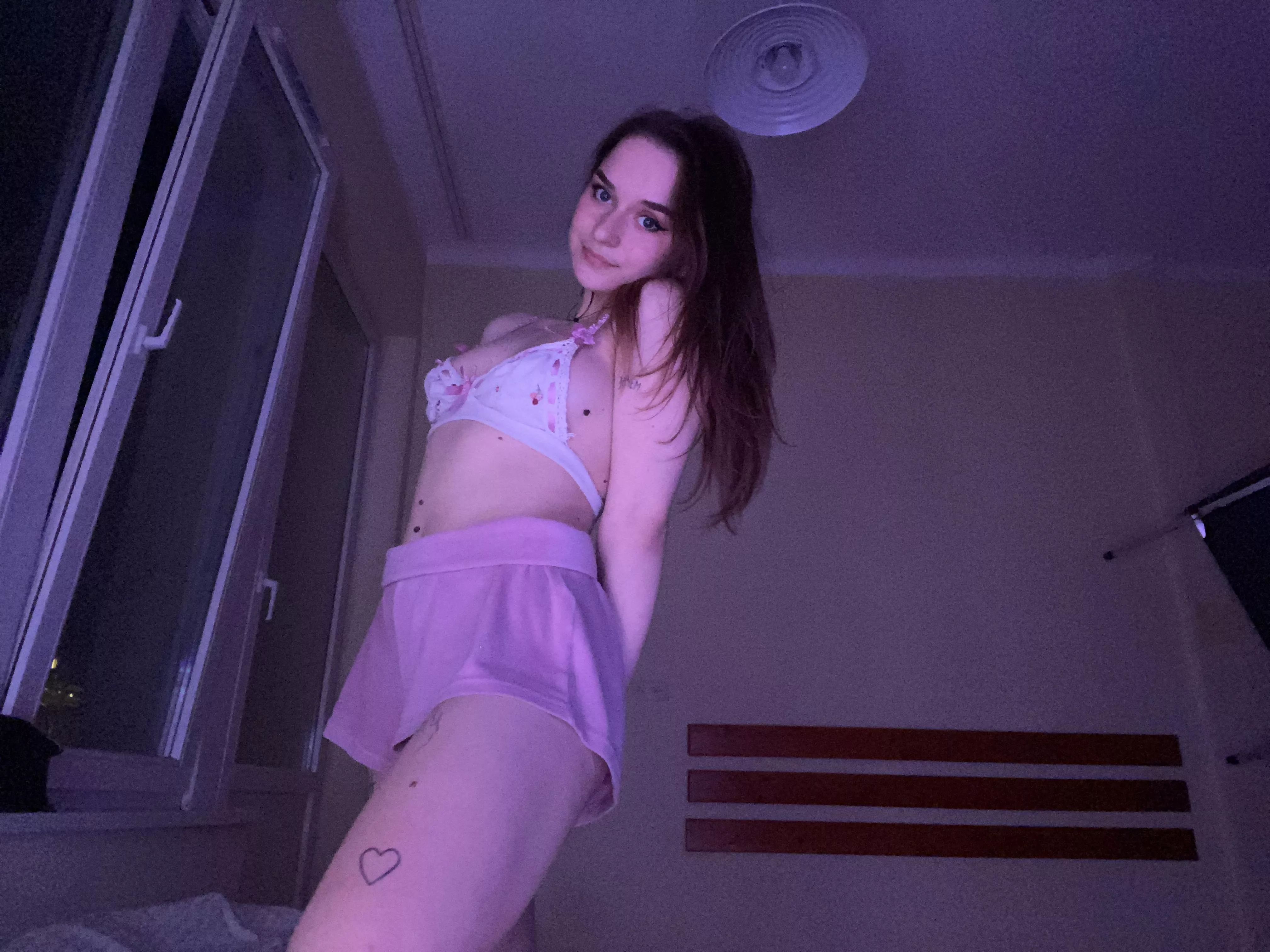 Guys ignore me because I'm only 4'9 😮‍💨