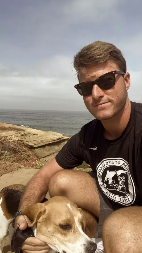 He didn’t want to be in the picture 😩😮‍💨