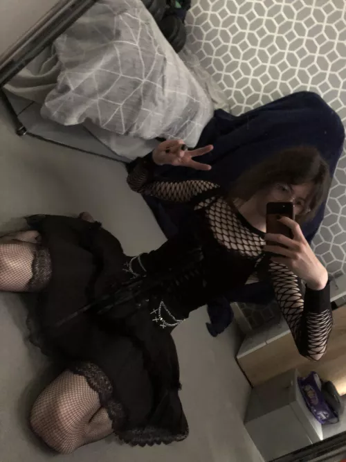 How do we like more gothic femboy?🖤💜