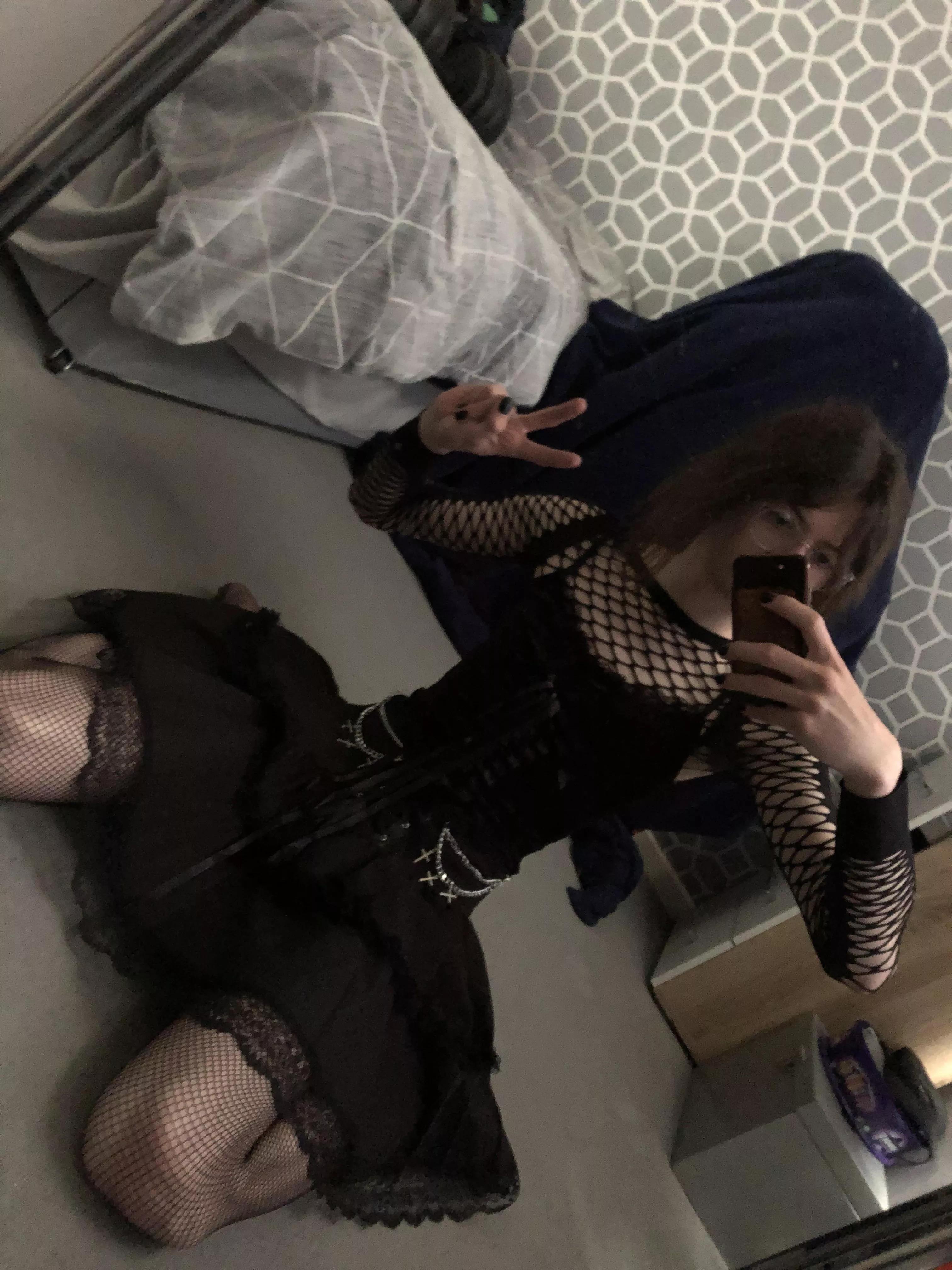 How do we like more gothic femboy?🖤💜