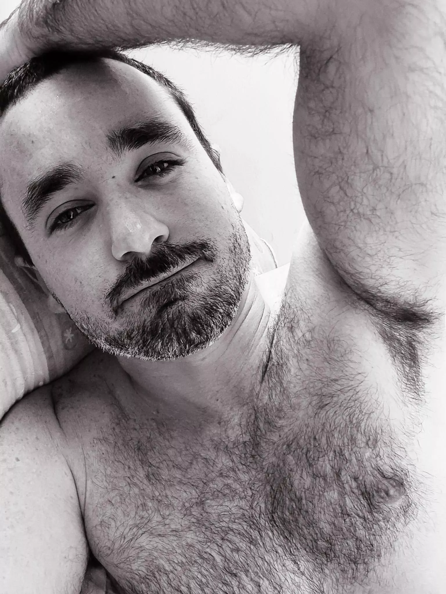 I always feel I look better in b&w... what do you think?