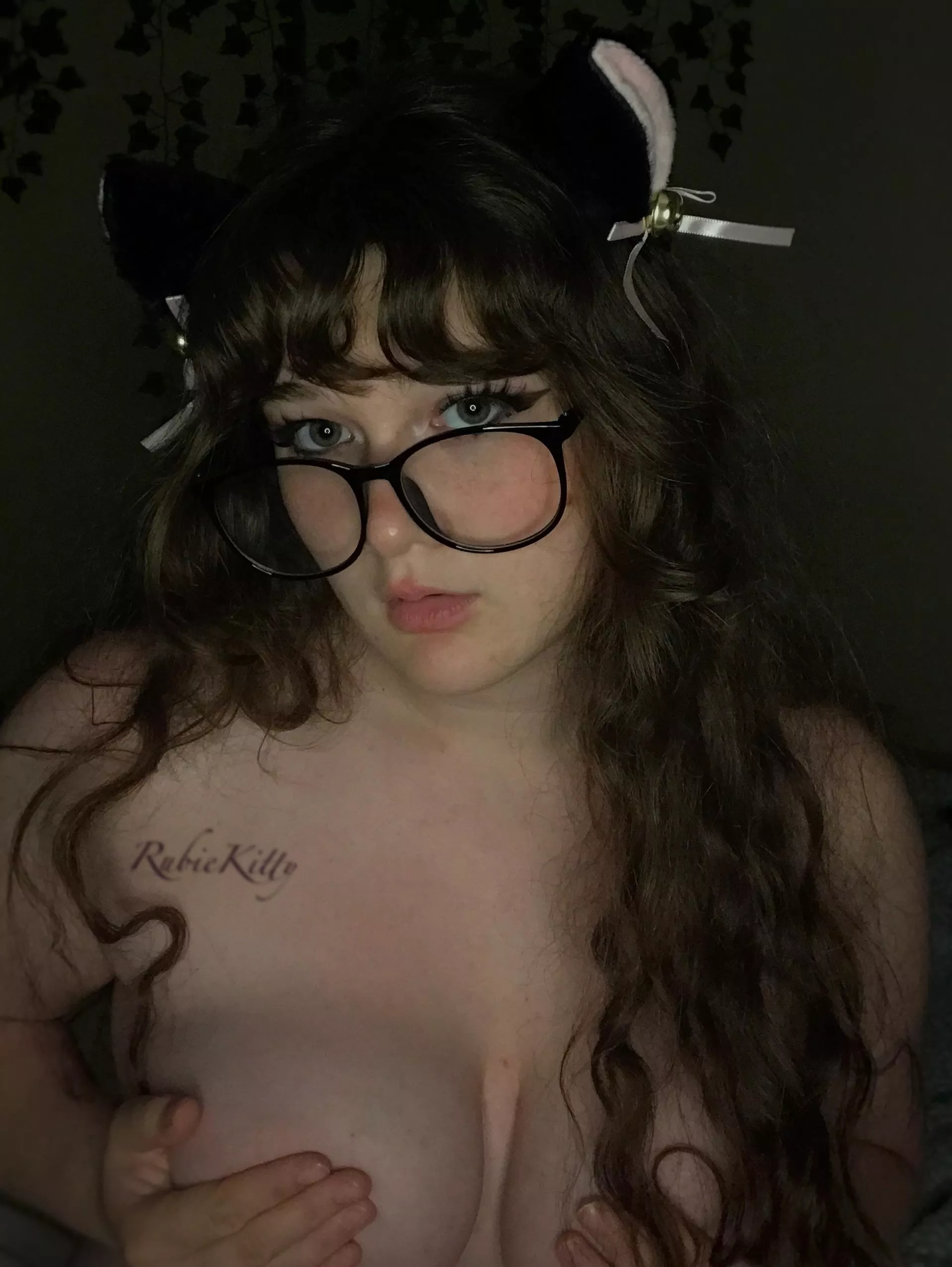 I’ll be your pretty kitty😜