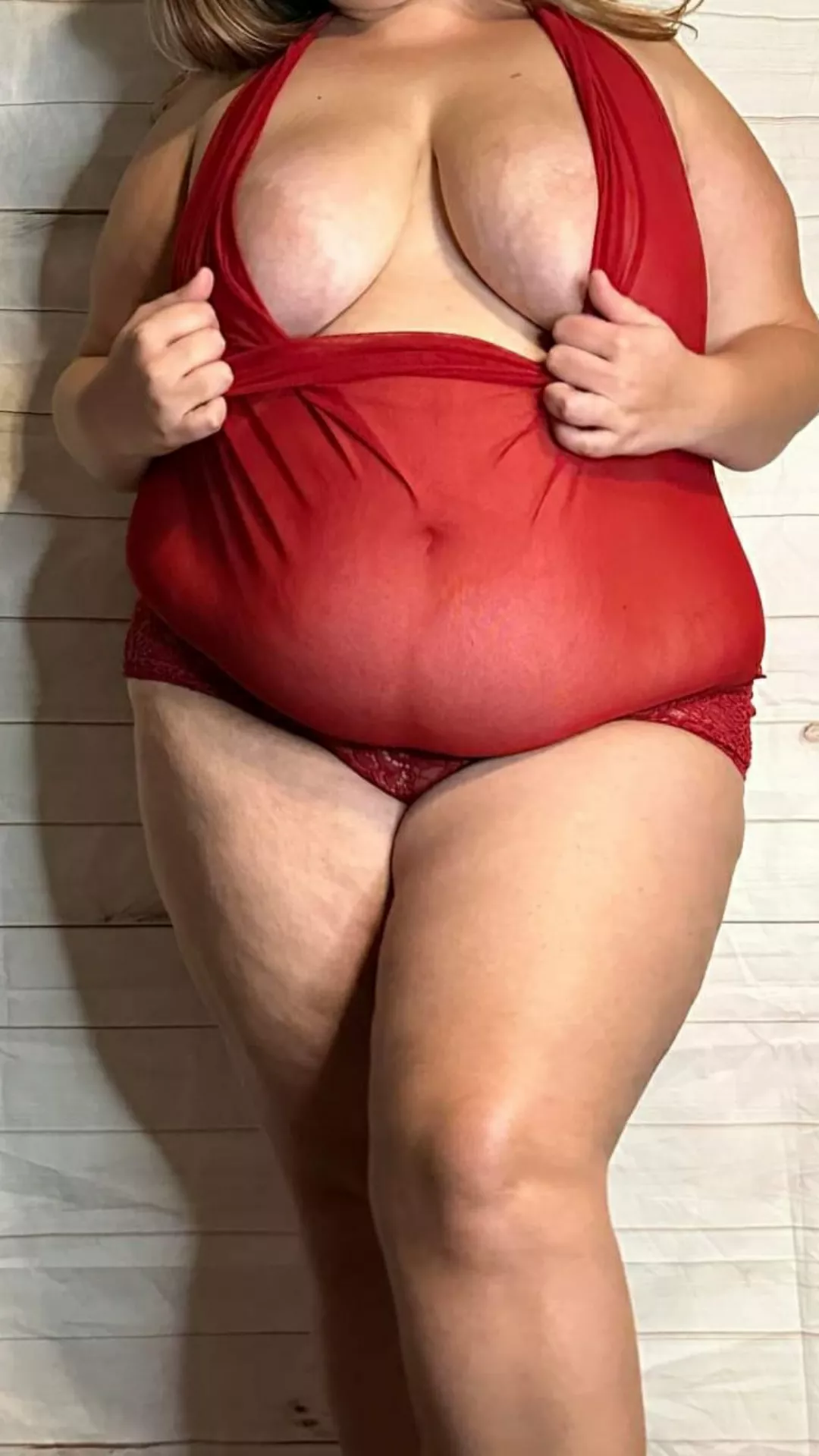 Love getting stuffed with cupcakes and cocks 👅