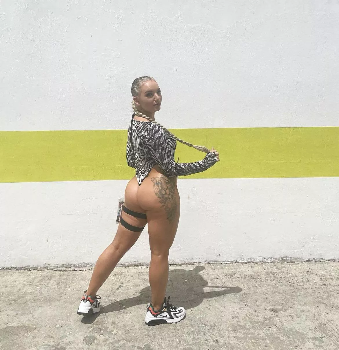 My wife at carnival this year! Would you give her the fucking she deserves