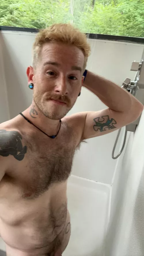 Outdoor showerin’ 🏕️