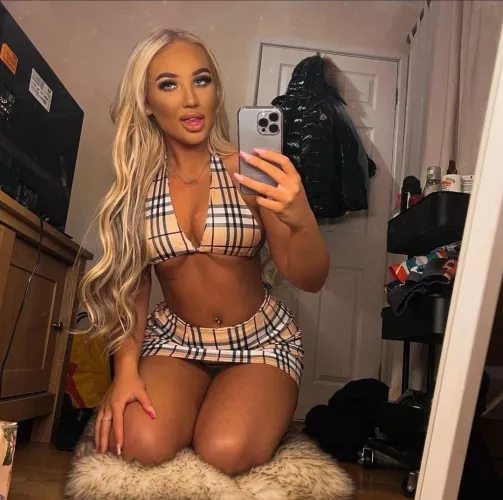 Ready on her knees, like a good little slut