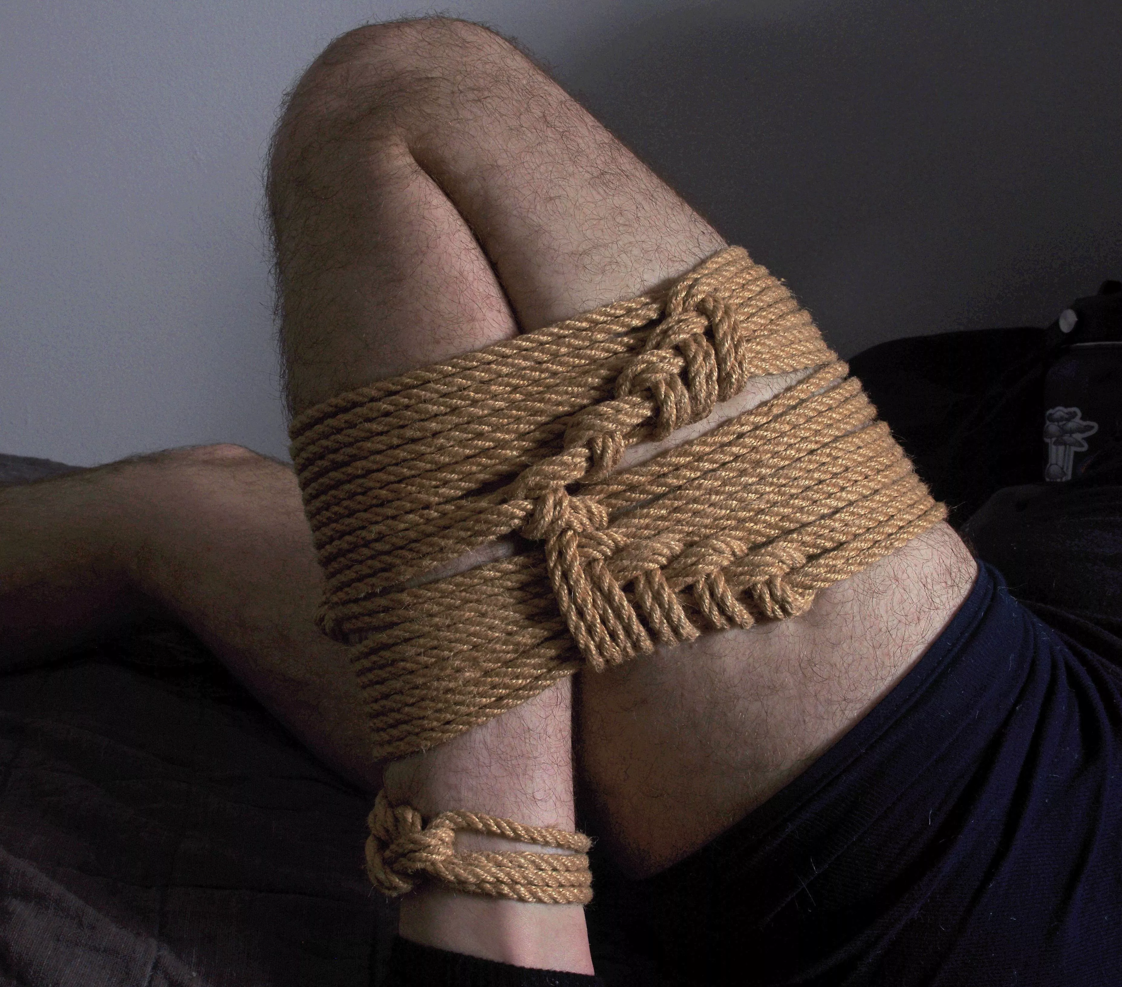 Some more practice with the half-hitch futomomo