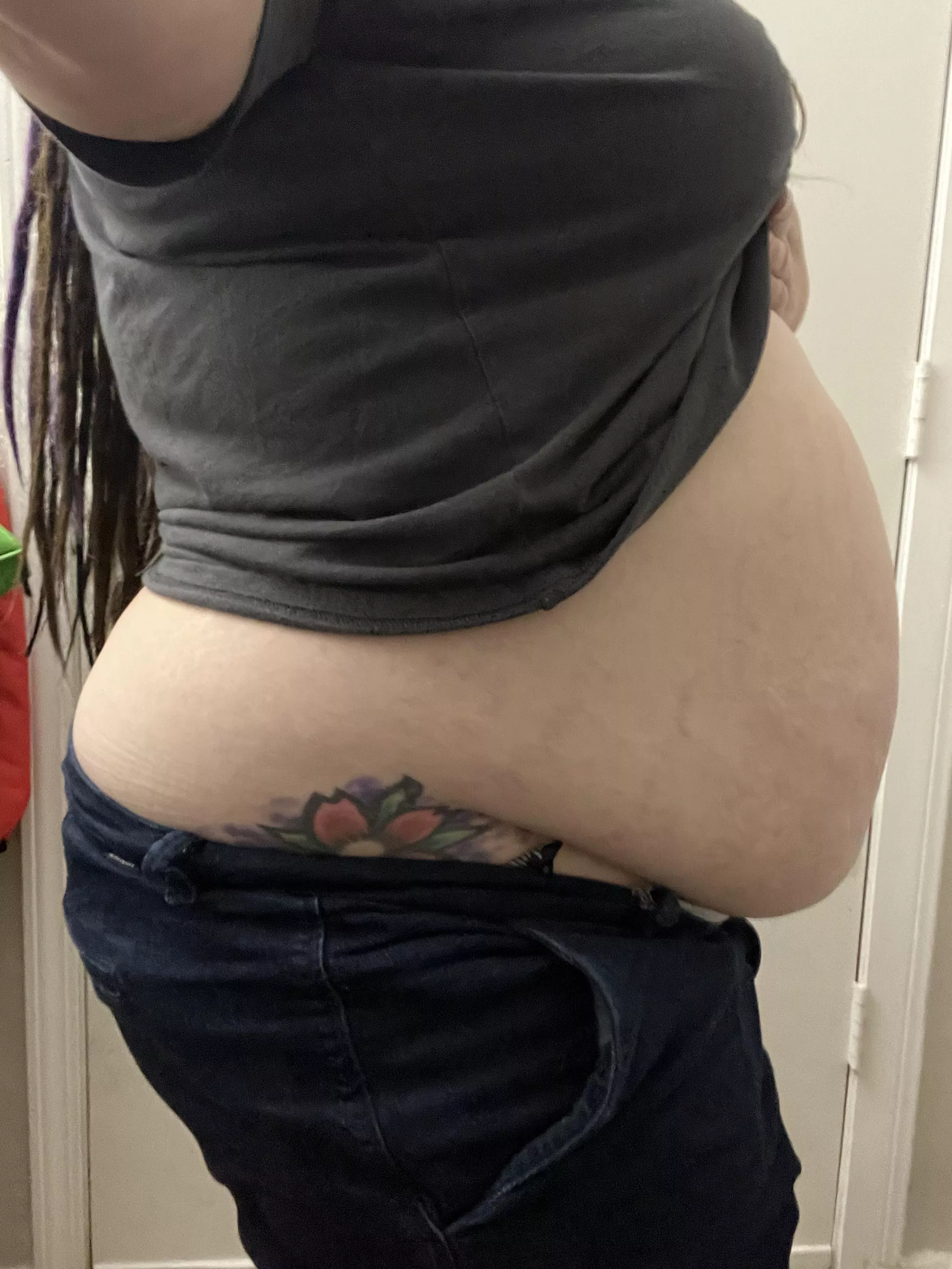 Sooo full! I had a bunch of pancakes at ihop. Now I’m full on the couch 😂🥰