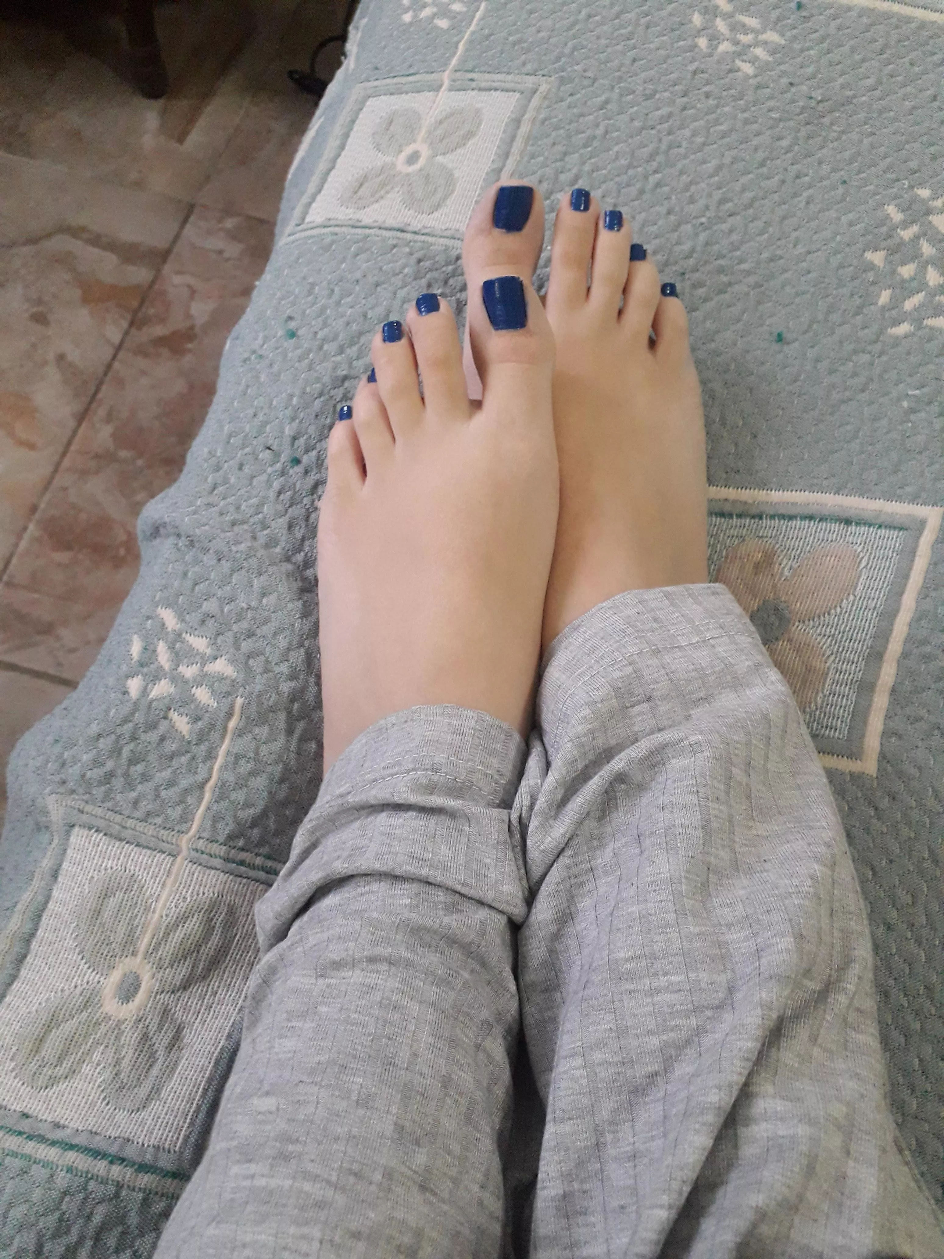 they need kisses 🥺