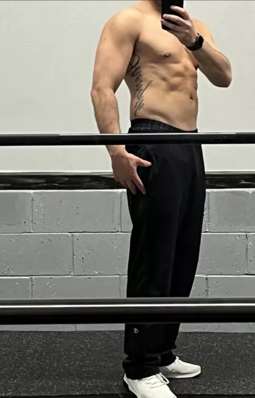 Wanted: peachy gy[m] buddy