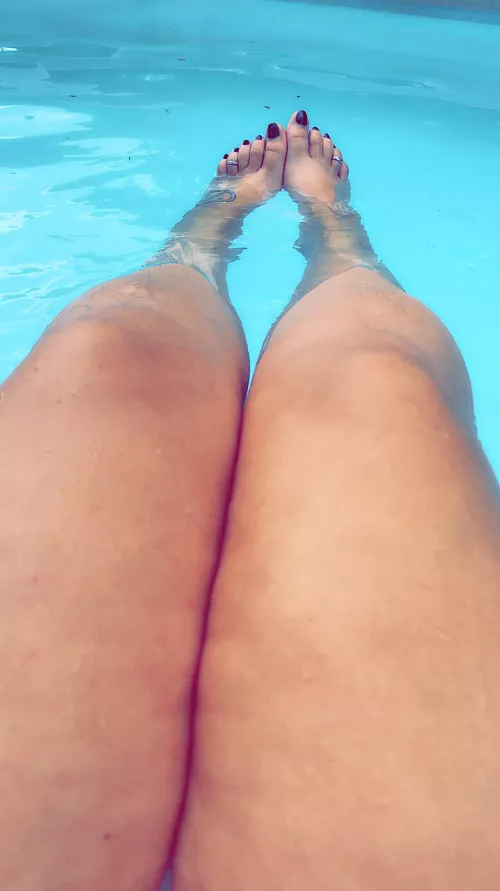 Which do you like more. My thighs or my feet? [F]