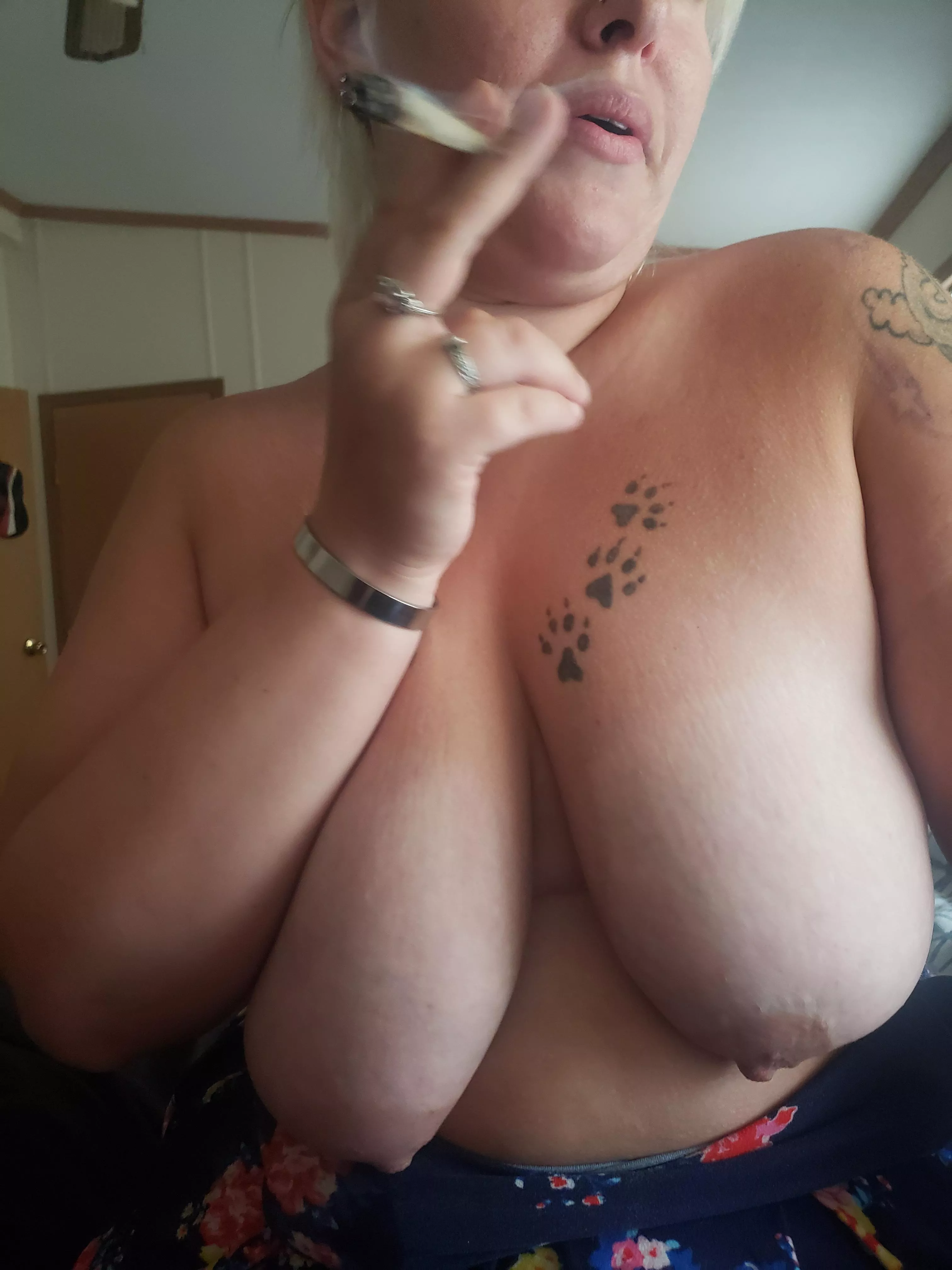 Whose hit is it? (F)