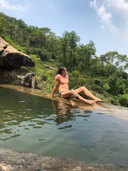 Would you like to run your hand over this body?