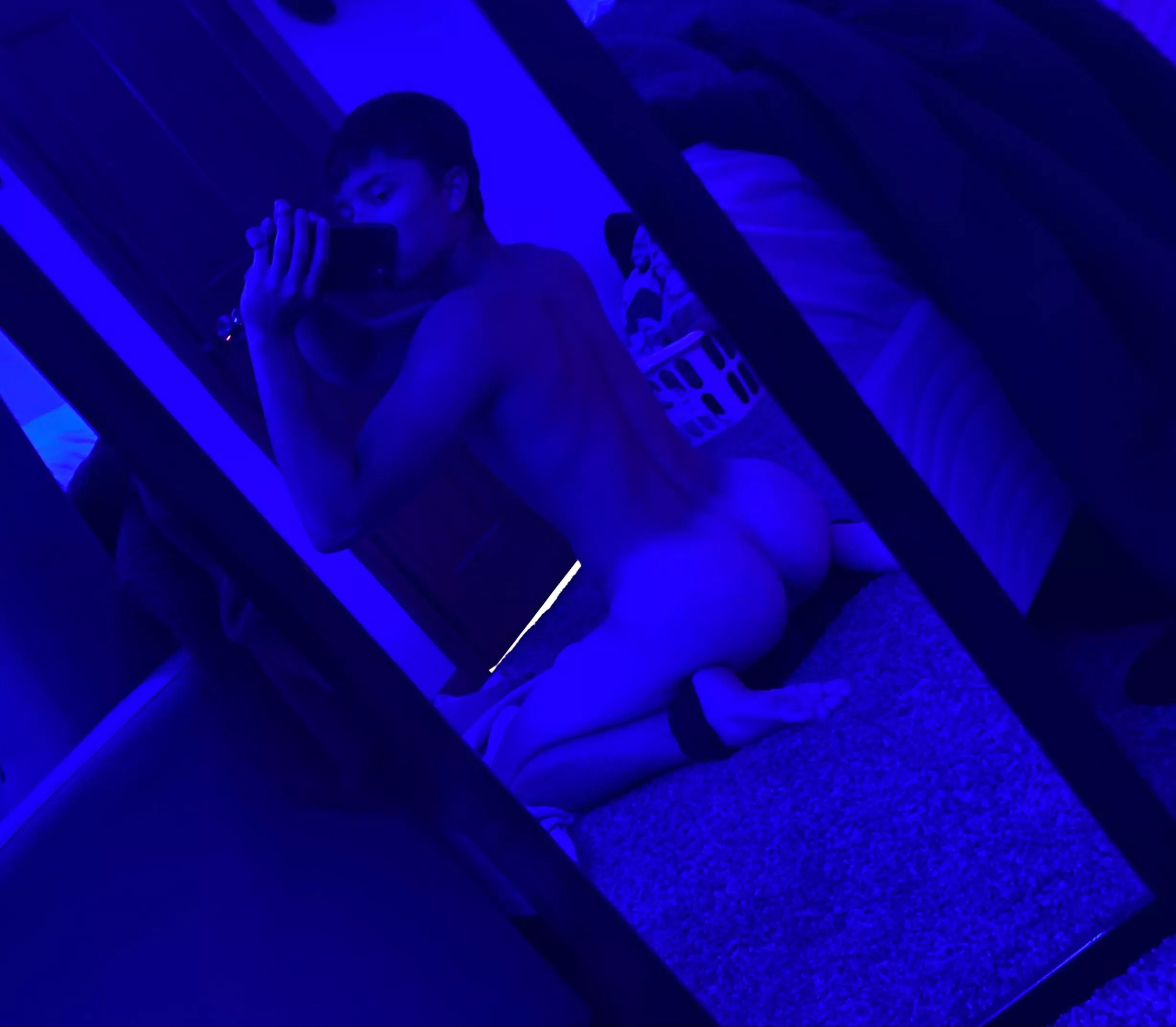 19, i’ll be daddy’s fuck toy