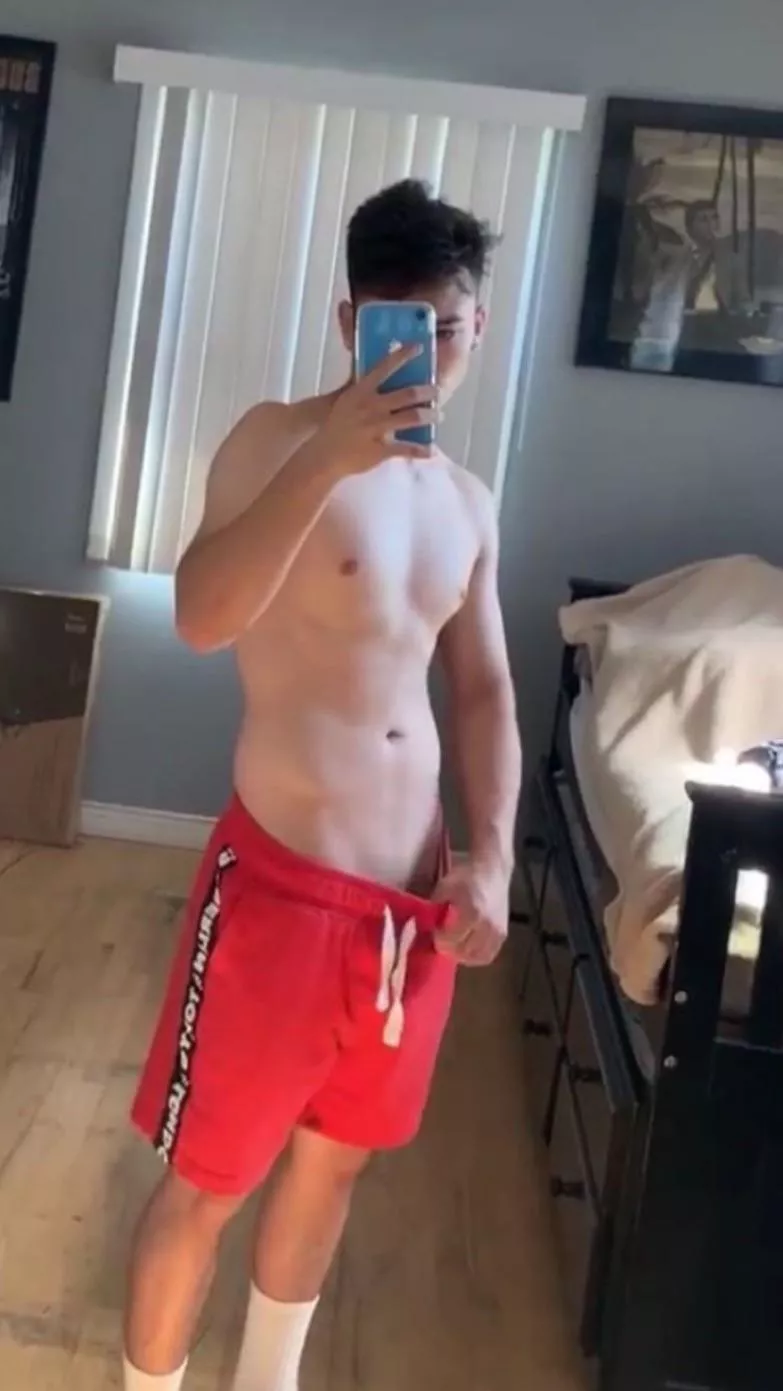 19 m fit and hung looking for same, older the better. Sc: Lnceking08