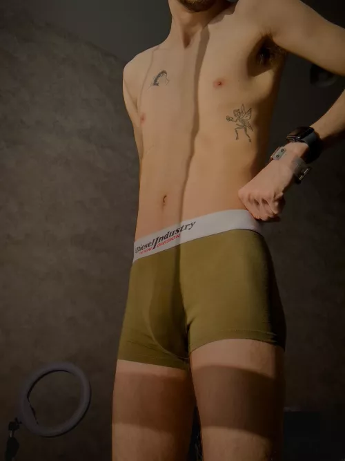 [21] do you like my boxers?