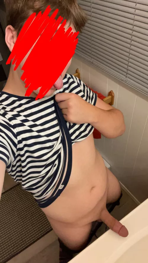 22 straight curious lemme see those huge cocks and fat asses snap: Kai_dekker