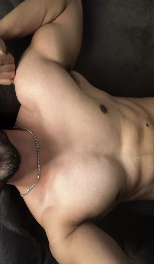 26 muscular. Looking for fit and muscle guys that show ass. hairy+ Snap musclep2023