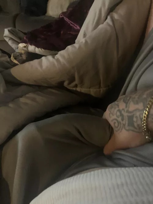 37 year old half Irish half puertorican male here .