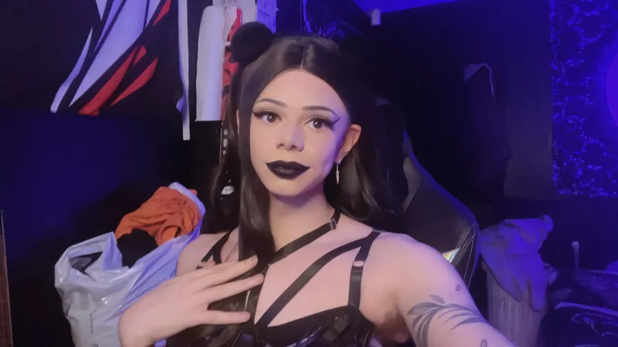 6 years this month since I started being more fem! ✨