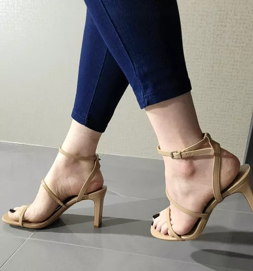 Arches, Heels, or Toes?