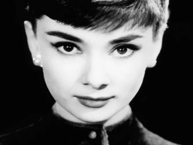Audrey Hepburn, my all time favorite. Classic beauty.